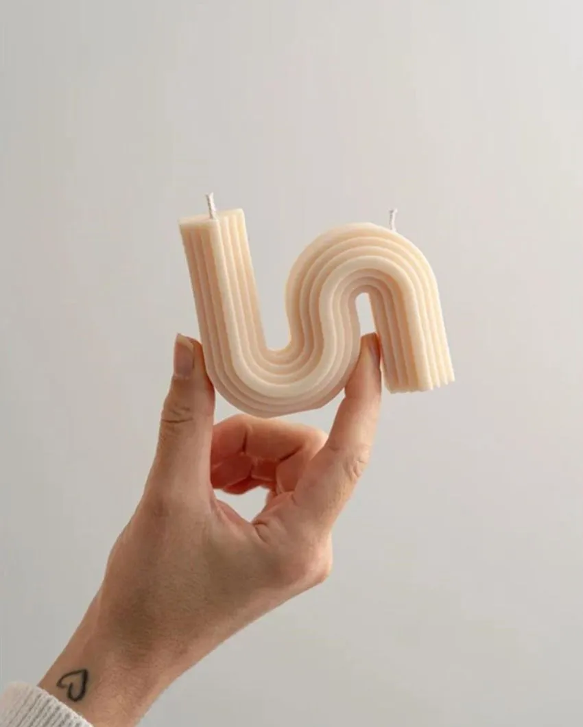 Serpent Candles| Pink | Set of 2 | 7.87 x 3.81 x 7.87 cm / 3.1 x 2 x 3.1 inches